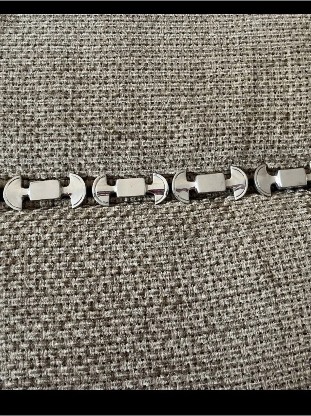 Pier 1 Shiny Silver Color Napkin Rings Set of 6 Unique Shape